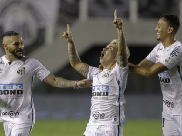 Soteldo marcou o segundo gol do Santos na vitória por 3 a 0 contra o Boca. — Foto: Andre Penner/POOL/AFP