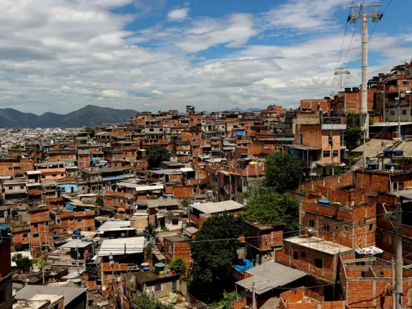 Rio de Janeiro (RJ) - 26/12/2024 - 100 fotos melhores de 2024, retrospectiva - Foto feita em 22/02/2023 - Agçomerado de casas das favelas do Complexo do Alemão, zona norte da cidade.  Foto: Tânia Rêgo/Agência Brasil