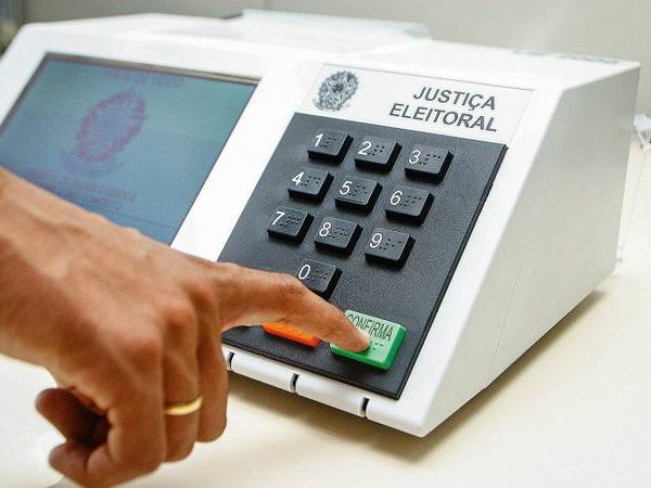 Corte Eleitoral penalizou Abidene Salustiano da Silva com pagamento de multa e cassação de diploma — Foto: Reprodução