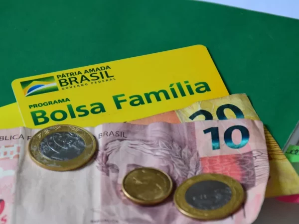 Está em andamento a revisão dos dados do Bolsa Família, e os resultados devem ser apresentados ao presidente Lula ainda neste mês. — Foto: Lidiane Andrade