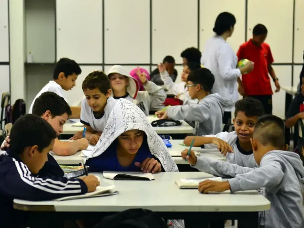 Ú}øOý.ÃÍÿÙSÃ£o Paulo - A EMEF Presidente Campos Salles, localizada em HigienÃ³polis, Ã© considerada um exemplo de integraÃ§Ã£o Escola-Comunidade (Rovena Rosa/AgÃªn