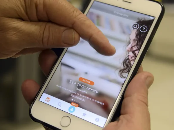 Brasília - As primeiras notas de corte do Sisu estão disponíveis. É possível acessar pela internet a nota mínima necessária para passar em cada um dos cursos oferecidos pelo sistema (Elza Fiuza/Agência Brasil)