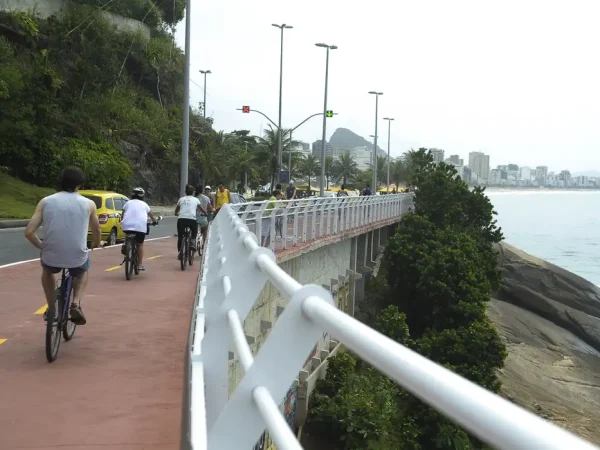 Rio de Janeiro -  Ciclistas, cariocas e turistas desfrutam da nova Ciclovia Tim Maia no dia de sua inauguração, a via conta com 3,9 km e liga o Leblon a São Conrado (Tomaz Silva/Agência Brasil)