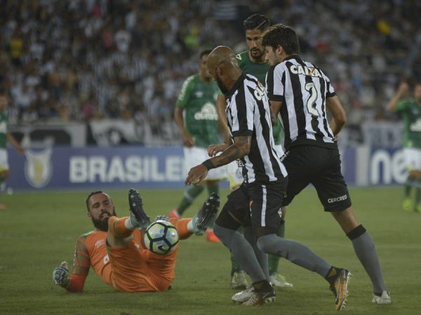 Apesar de sair atrás, o Botafogo dominou o jogo no Engenhão (Foto: Vitor Silva/SSPress/BFR)