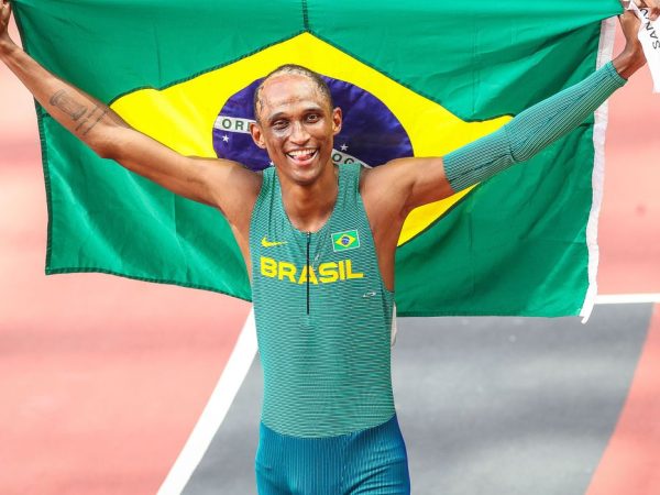 Aos 21 anos, brasileiro faz 46s72 em prova com recorde mundial. — Foto: © Gaspar Nóbrega/COB