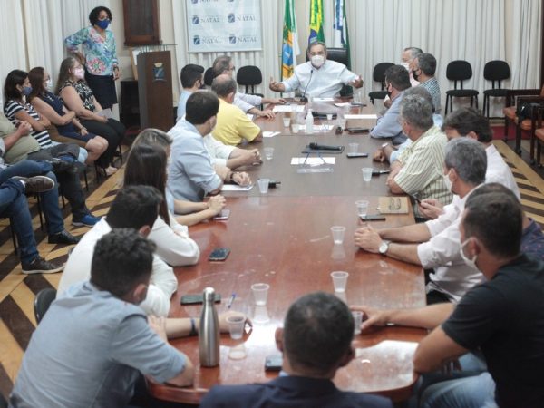Álvaro Dias reconduziu alguns nomes de sua confiança aos cargos de primeiro escalão. — Foto: Alex Régis/Prefeitura do Natal