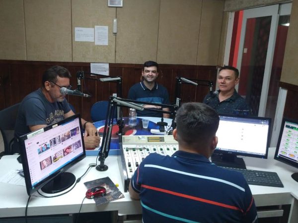 Entrevista aconteceu no Programa Mesa Redonda do deputado Vivaldo Costa na Rádio Caicó AM. — Foto: Divulgação