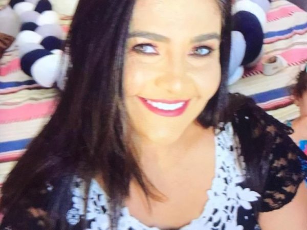 Ana Cleide Silva, de 43 anos, passou mal após receber ligação com notícia de que a casa dela teria sido invadida. Ela foi levada ao hospital e morreu no local — Foto: Arquivo pessoal