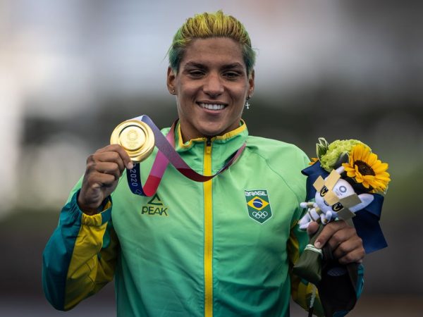 Brasileira vence prova dos 10 km da Olimpíada de Tóquio. — Foto: © Jonne Roriz/COB