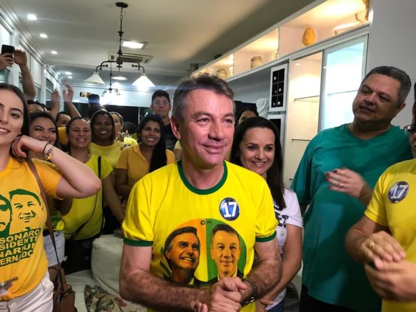 Antonio Denarium (PSL) comemora vitória com familiares e amigos em Boa Vista — Foto: Inaê Brandão/G1 RR