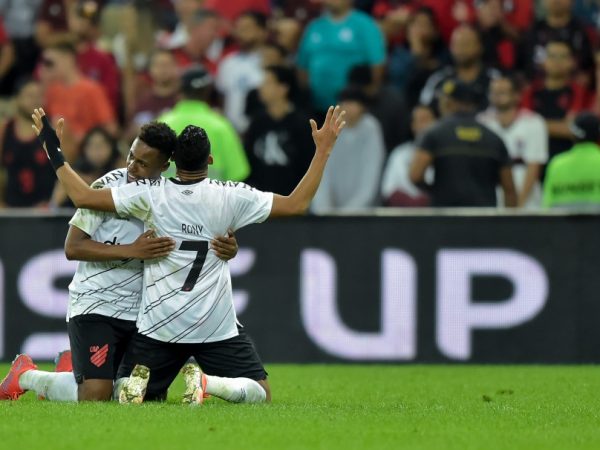 Athletico-PR bate o Flamengo nos pênaltis e avança às semis da Copa do Brasil — Foto: Thiago Ribeiro/AGIF