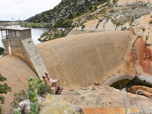 Em 2010, açudes e barragens Norte-rio-grandenses já apresentavam falhas por falta de manutenção - © REPRODUÇÃO