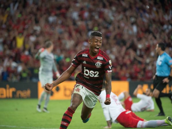 Bruno Henrique marcou os dois gols da vitória do Fla — Foto: Alexandre Vidal /CRF