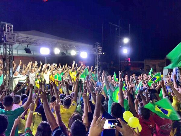 Carlos Eduardo conclamou cada um a buscar voto para que o “Rio Grande do Norte fique livre do PT” (Foto: Divulgação)