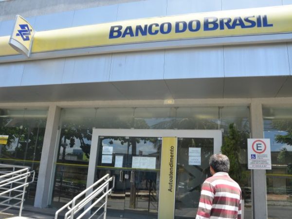 Agência do Banco do Brasil no Alecrim ficará fechada nesta sexta-feira (29) até cumprir as normas da OMS para desinfecção — Foto: José Aldenir / Agora RN