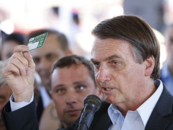 Bolsonaro reafirmou que está cumprindo promessa feita durante a campanha eleitoral — Foto: Fernando Frazão/Agência Brasil