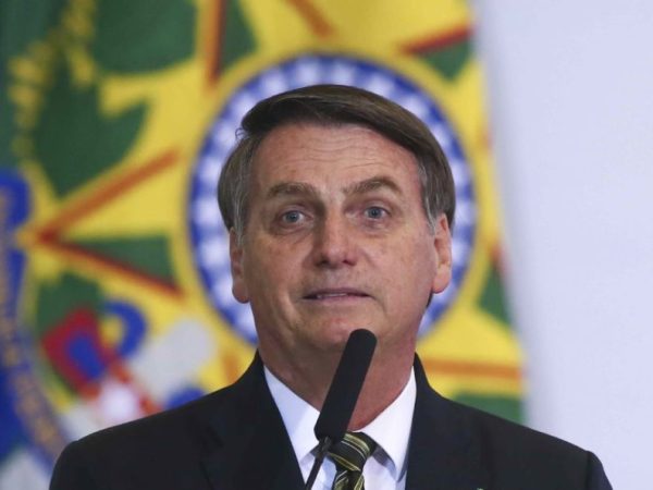 Bolsonaro reclamou de 'fake news' sobre suposto plano de demitir ministros — Foto: Sérgio Lima/PODER 360
