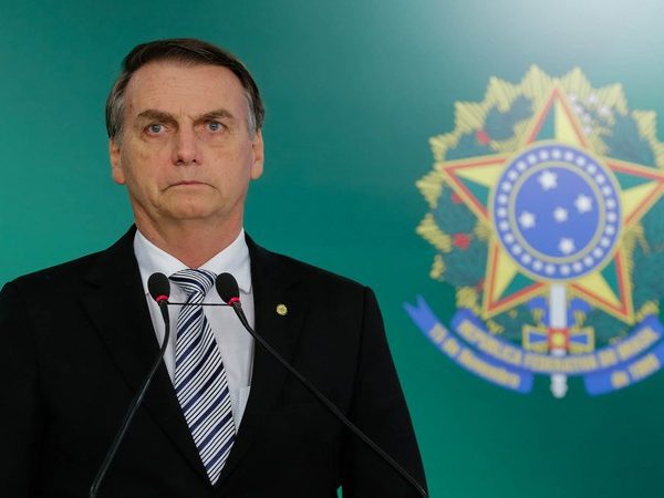 Bolsonaro falava sobre a escolha dos comandantes que irão trabalhar nas áreas da Segurança e Defesa do governo, quando foi questionado (Foto: Rogério Melo/PR)