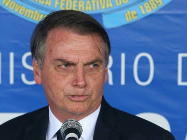 Bolsonaro disse que 'ninguém tem de correr para atender a Globo' — Foto: Daniel Castelo Branco / Agência O Dia