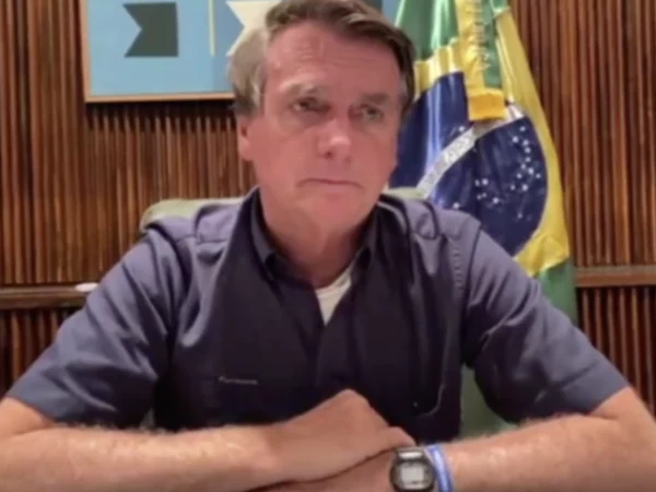 Bolsonaro falou ainda que o brasileiro sofre, mas não tanto quanto outros povos. — Foto: Reprodução