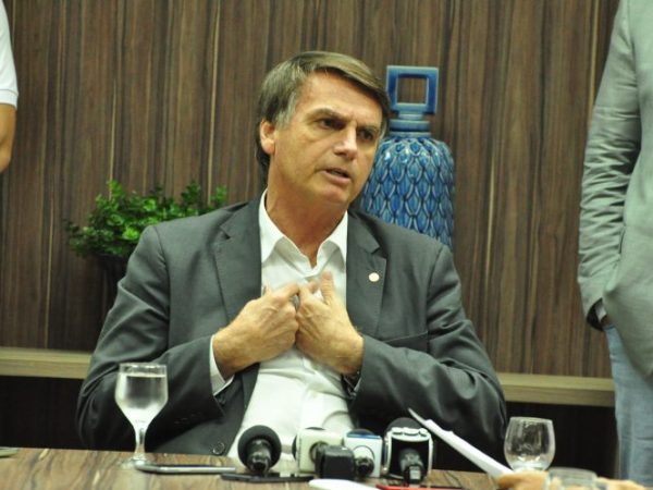 Candidato do PSL rebateu as críticas que estão sendo feitas à sua campanha, destacando que o PT não pode lhe chamar de corrupto (Foto: José Aldenir / Agora RN)