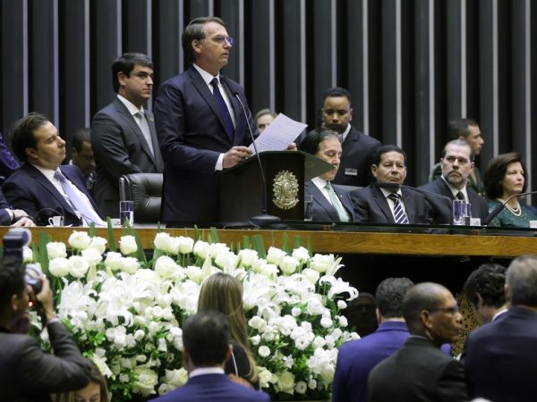 Bolsonaro faz o discurso de posse no Plenário da Câmara dos Deputados, depois de ter sido declarado presidente da República — Foto: J. Batista/Câmara dos Deputados