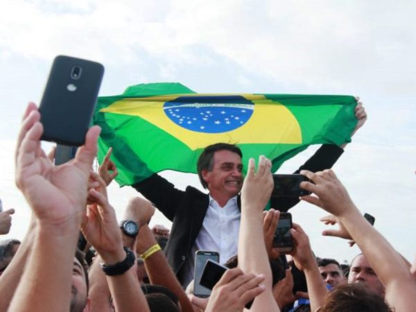 Deputado federal Jair Bolsonaro (PSC) durante passagem por Natal em junho (José Aldenir / Agora Imagens)