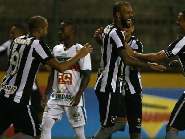 Com a vitória, o Botafogo chegou à vice-liderança no Grupo B (Bruno Silva/BFR)