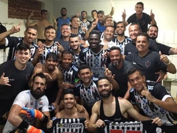 Jogadores do Belo comemoram classificação para a terceira fase da Copa do Brasil 2019 — Foto: Redes sociais