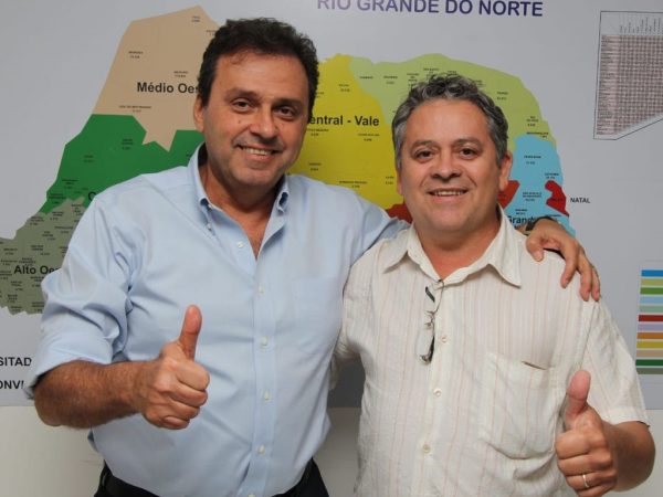 Carlos Eduardo e o líder da oposição em Boa Saúde, Dr. Wellington Rocha (Foto: Divulgação)