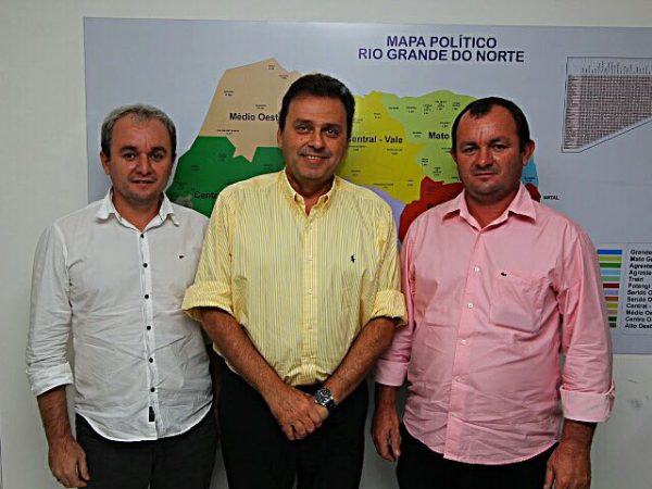Carlos Eduardo recebe apoio de lideranças de seis municípios (Foto: Divulgação)