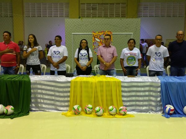 O prefeito Amazan Silva (PSD) deu o pontapé inicial dos jogos (Foto: Divulgação)