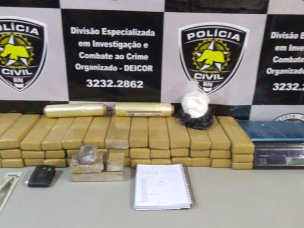 Cerca de 50 kg de drogas foram apreendidos em casa de Parnamirim, RN, segundo a Polícia Civil — Foto: Polícia Civil/Divulgação