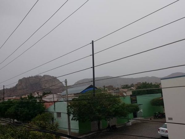 Neste domingo, dia 18, o tempo amanheceu assim em Carnaúba dos Dantas (Foto: Divulgação)
