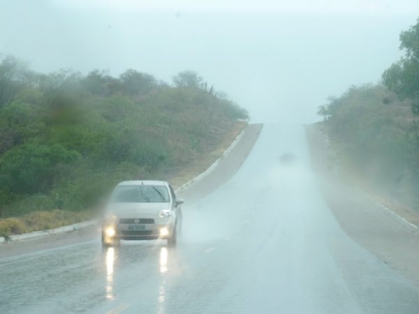 Para os próximos dias, a previsão é de continuidade das pancadas de chuvas - Fotos: Ney Douglas / O Novo Jornal