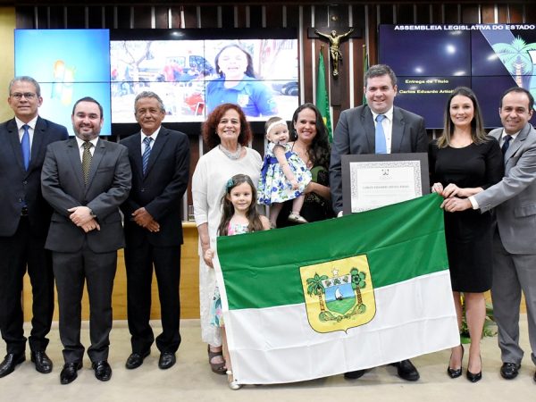 Concessão da honraria, entregue pela deputada estadual Cristiane Dantas foi aprovada pela Casa em 2018 — Foto: João Gilberto