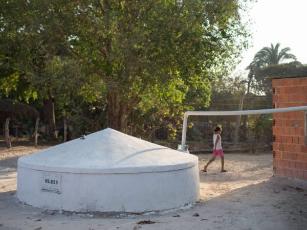 Cisternas devem ajudar famílias a enfrentar a seca (Tiago Queiroz/Estadão)