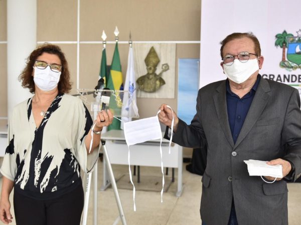 As máscaras serão produzidas pelas oficinas de costura do programa Pró-Sertão — Foto: Elisa Elsie