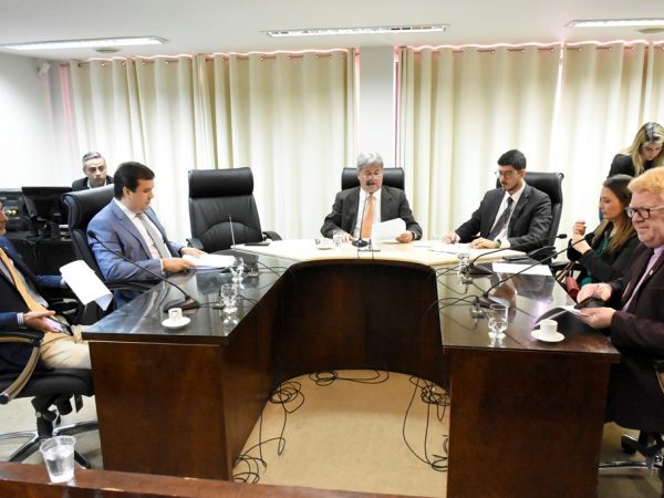 Reunião da Comissão de Finanças e Fiscalização (CFF) — Foto: João Gilberto