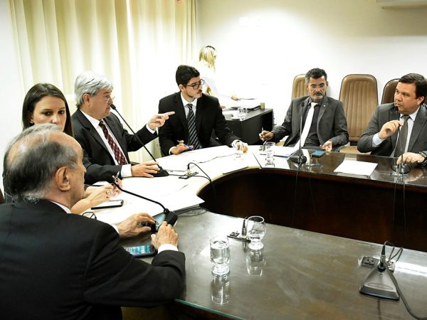 Reunião da Comissão de Finanças e Fiscalização (CFF), da Assembleia Legislativa — Foto: Eduardo Maia