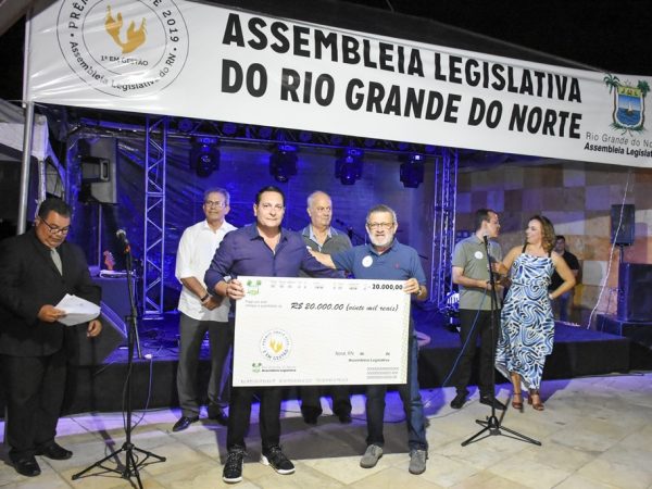 O presidente Ezequiel Ferreira, enalteceu a competência de todos os servidores da Assembleia Legislativa. — Foto: João Gilberto