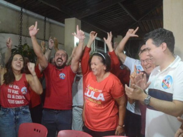 Fátima Bezerra comemora vitória de Lula com aliados. — Foto: Reprodução
