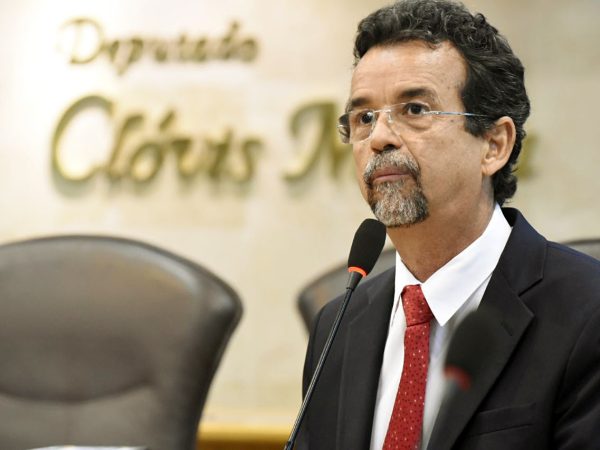 O debate, proposto pelo deputado Fernando Mineiro (PT), acontece no auditório da Casa (Foto: João Gilberto)