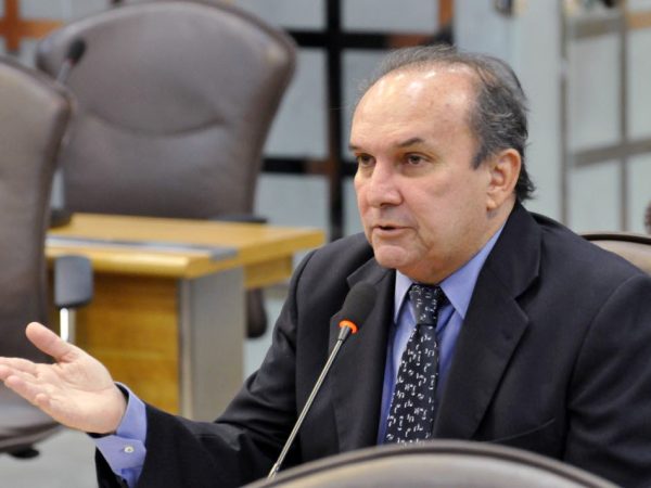 Deputado estadual Nelter Queiroz (PMDB) - Foto: Eduardo Maia