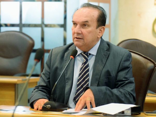 Segundo o parlamentar, a medida aqueceria a economia do Estado - Foto: João Gilberto