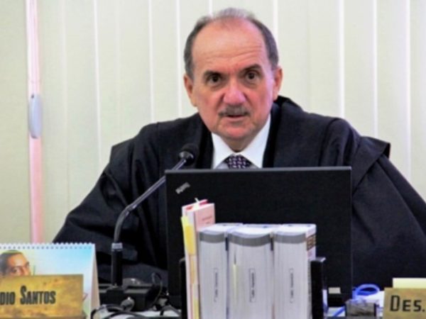 Desembargador e ex-presidente do TJ/RN, Cláudio Santos - Reprodução