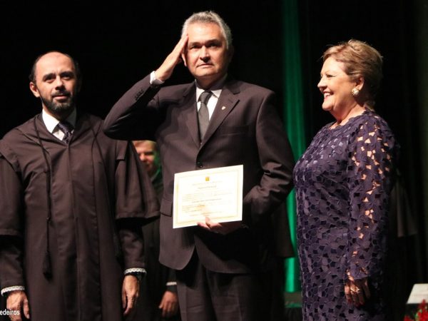 Diplomação do deputado federal General Girão Monteiro (Foto: Elias Medeiros)