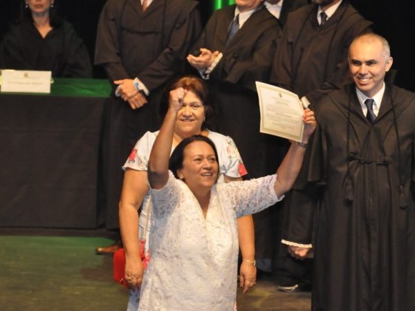 Governadora eleita do RN Fátima Bezerra foi diplomada nesta quarta-feira (19) — Foto: Assessoria de Imprensa