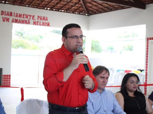 Ex-prefeito de Santana do Matos, Edvaldo Júnior, renunciou ao mandato para assumir cargos conquistados em concursos públicos — Foto: Prefeitura de Santana do Matos