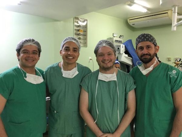 Cirurgia realizada por Dr. Thiago Rocha e sua equipe na Casa de Saúde São Lucas é bem sucedida — Foto: Assessoria.